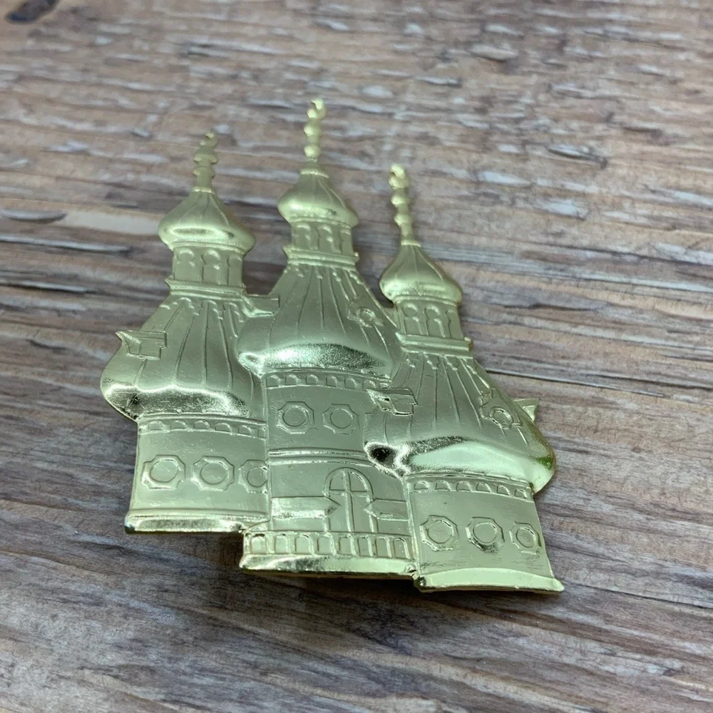 St. Basil Cathedral Russian Vintage Gold Tone Brooch Pin